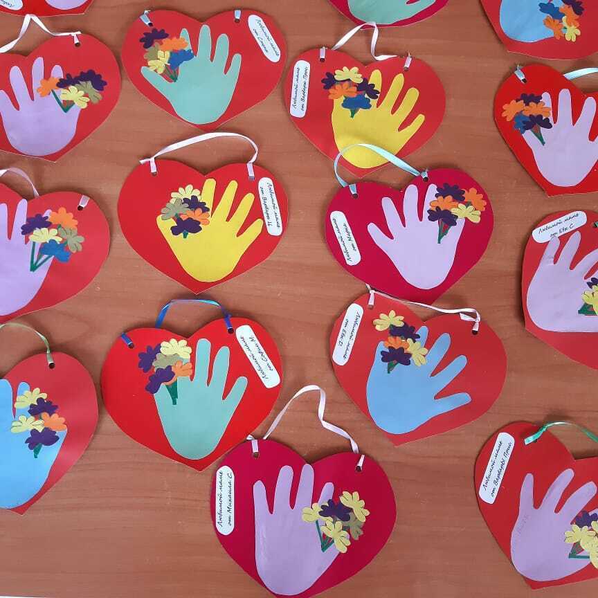 Подарок на День матери своими руками в детском саду – средняя и старшая группа